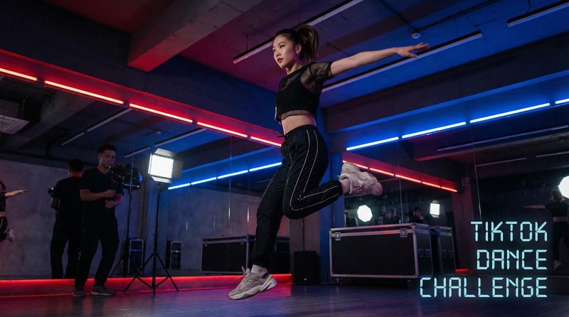 自拍偷拍TikTok风格舞蹈短视频